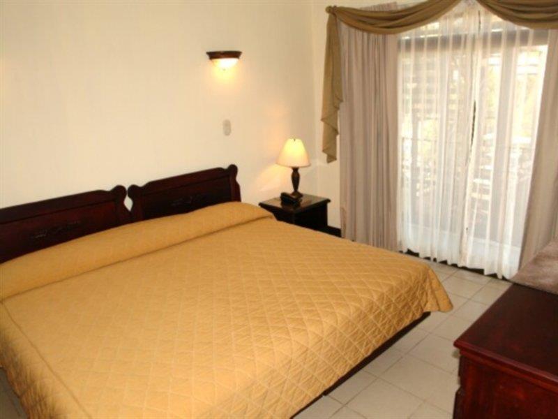 Hotel Plaza Real Suites & Apartments San Jose מראה חיצוני תמונה